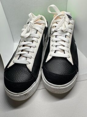 Nike Black/White Low-Top Sneakers with Silver Swoosh and Neon Green Heel - (30)